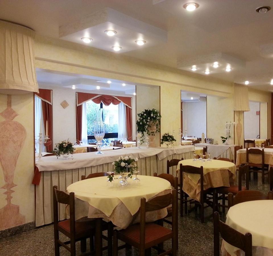 Hotel Corallo Giulianova Extérieur photo